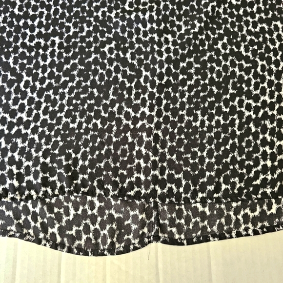 Violet + Claire top size M black white print long sleeve semi sheer lightweight - Picture 4 of 10